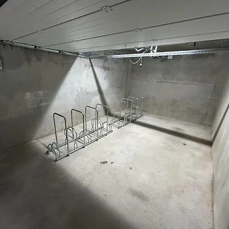 2 Etoiles Proche Du Stade Et Des Thermes A Balaruc-les-bains, Avec Parking Et Balcon Ferme - Fr-1-503-84 * Balaruc-les-Bains
